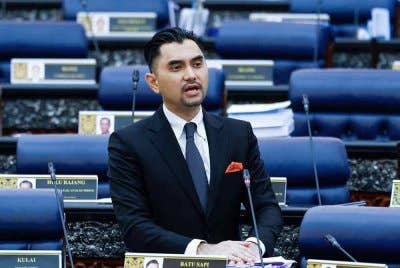 Khairul Firdaus ketika sesi Waktu Pertanyaan-Pertanyaan Menteri sempena Sidang Dewan Rakyat di Bangunan Parlimen hari ini. - Foto: Bernama