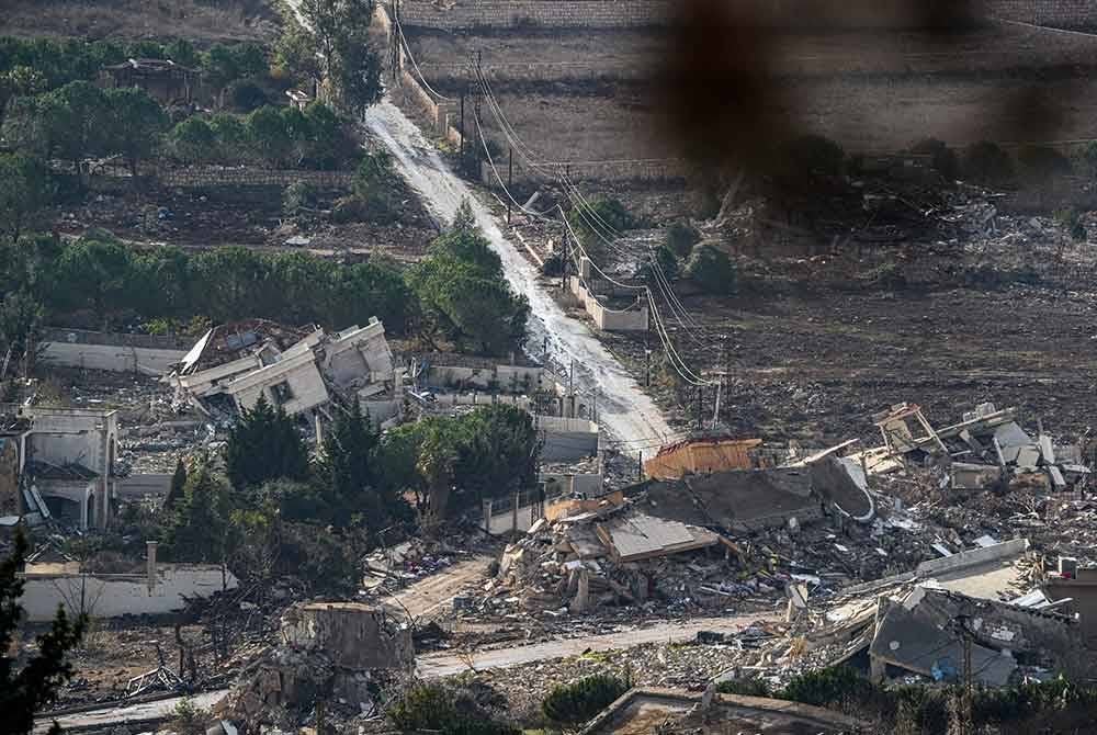 Foto yang diambil pada 25 November menunjukkan rumah musnah di sebuah kampung di selatan Lubnan. Foto Xinhua