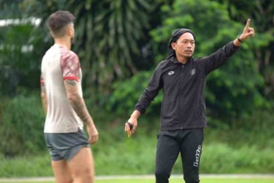 Alto (kanan) yakin terhadap kemampuan dan tahap profesional pemain untuk memastikan prestasi terbaik Sabah FC ketika ini dapat dikekalkan.