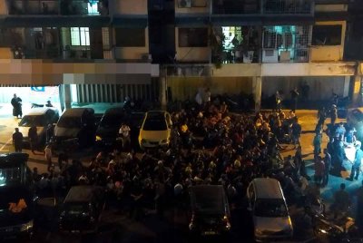 Seramai 314 anggota dan pegawai JIM bersama PDRM, Jabatan Pendaftaran Negara dan MPAJ terlibat dalam operasi itu yang bermula jam 6 petang hingga 11 malam Selasa.