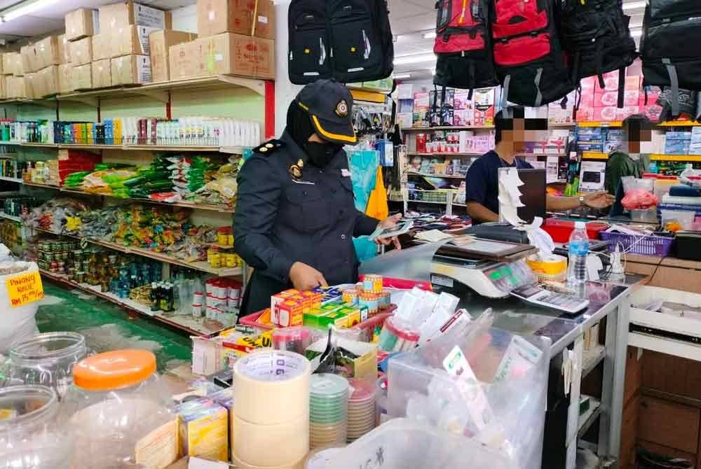 Pemeriksaan dilakukan di beberapa buah kedai sekitar Sungai Petani pada Rabu.