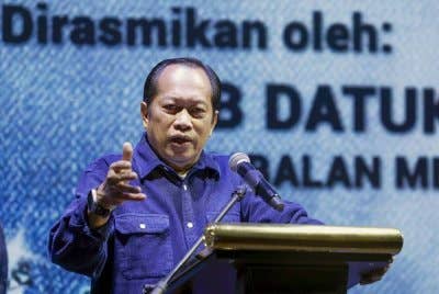 Ahmad menyampaikan ucapan perasmian Majlis Anugerah Media Pembinaan CIDB 2024 pada Selasa. Foto Bernama