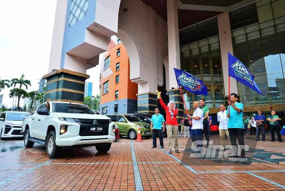 Konvoi Kembara PREChatin X YIDE 2024 dimulakan dari Pusat Konvensyen Shah Alam (SACC) di sini pada Rabu. FOTO SINAR HARIAN - ASRIL ASWANDI SHUKOR.