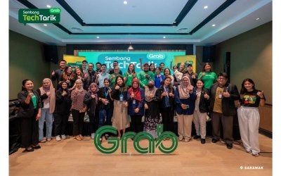 Sehingga kini, lebih 40,000 rakan pemandu tempatan di Sarawak, termasuk lebih 60 orang kurang upaya (OKU) dan lebih 700 wanita telah mendapat peluang pendapatan melalui Grab.