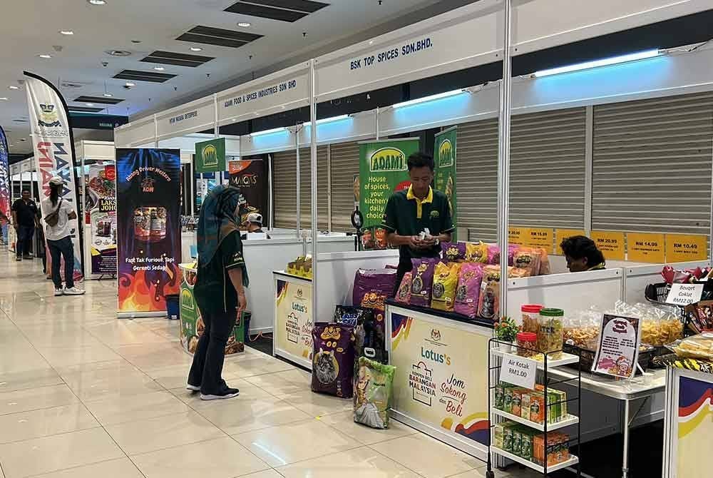 Pelbagai produk keluaran PKS akan dijual di Lotus’s Desa Tebrau, Johor.