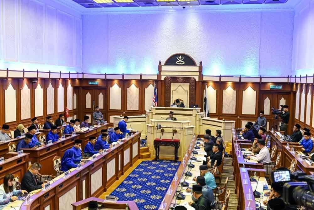 Wan Rosdy ketika membentangkan Belanjawan Negeri Pahang 2025 pada Persidangan Dewan Undangan Negeri (DUN) negeri di Wisma Sri Pahang di sini pada Jumaat.