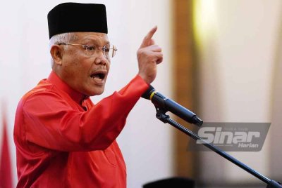 Hamzah menyampaikan ucapan pada majlis Perasmian Perhimpunan Agung Sayap Srikandi, Armada, Srikandi Muda dan Bersekutu Bersatu yang diadakan pada Jumaat. Foto Sinar Harian/ROSLI TALIB