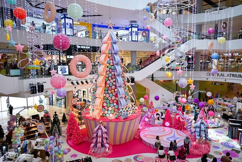 'Sugar Rush Christmas' bakal membawa pengalaman manis kepada semua pengunjung sebaik memasuki pusat membeli-belah Aman Central.