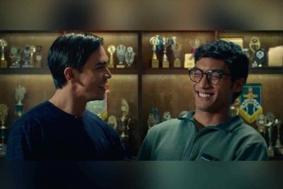 Hubungan adik-beradik yang akrab tercalar kerana hasutan orang luar.