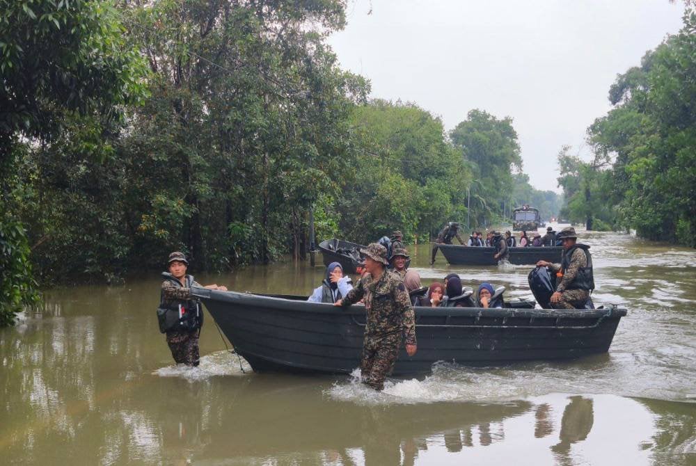 Kesemua 189 calon SPM dipindahkan oleh ATM melalui Op Murni ke Pasir Mas untuk menumpang di tiga buah sekolah iaitu SKM Pasir Mas, SMK Sultan Ibrahim 1 dan SMK Sultan Ibrahim 2.