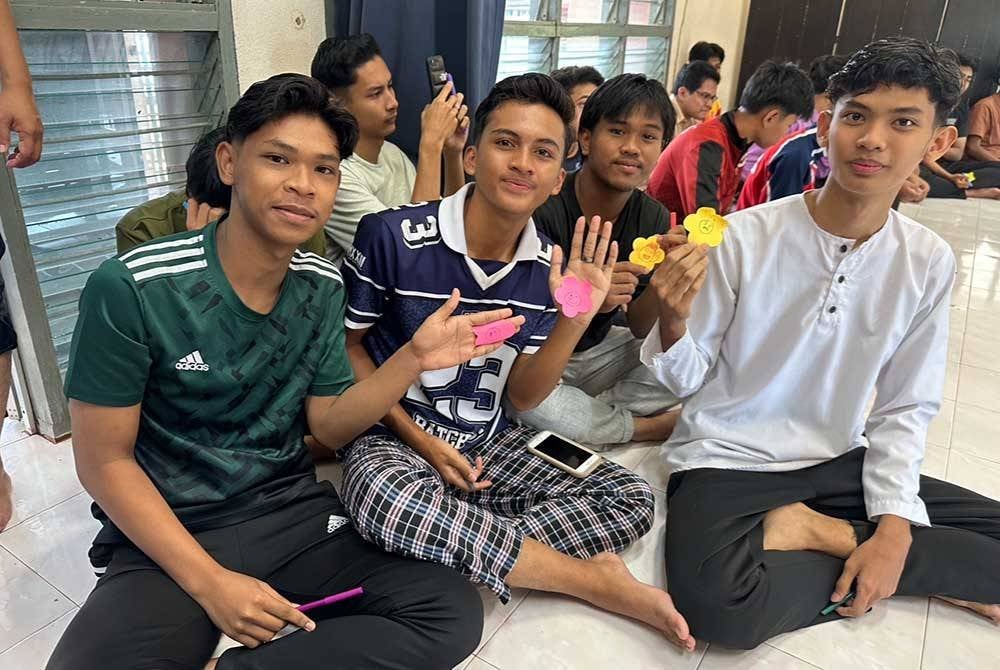 Calon-calon SPM yang terjejas banjir di Pasir Mas. FOTO SINAR HARIAN-ADILA SHARINNI WAHID.