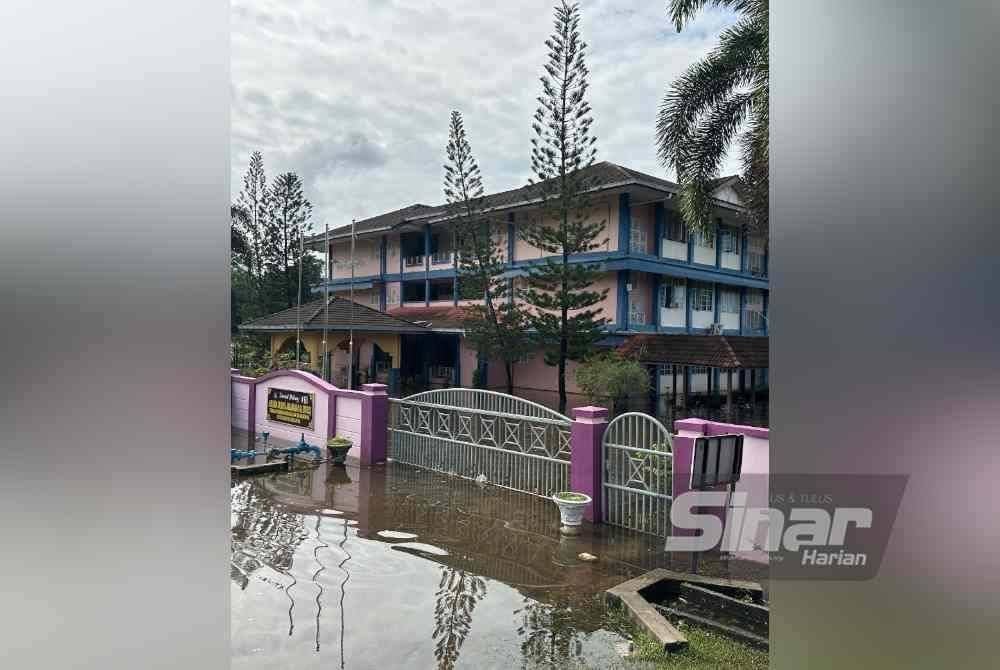 Asrama pelajar banjir pada musim tengkujuh. FOTO SINAR HARIAN-ADILA SHARINNI WAHID.