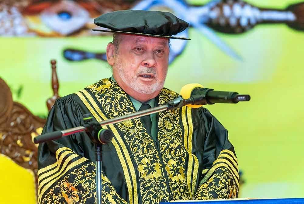 Yang di-Pertuan Agong Sultan Ibrahim bertitah pada Istiadat Pemasyhuran Seri Paduka Baginda sebagai Canselor Universiti Pertahanan Nasional Malaysia (UPNM) dan Konvokesyen ke-14 hari ini. Foto Bernama