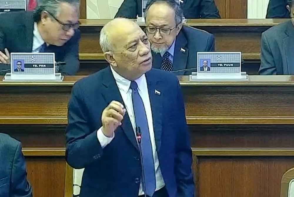 Mohd Soffi menjelaskan status bekalan ikan pada Persidangan DUN Pahang di Wisma Sri Pahang pada Selasa.