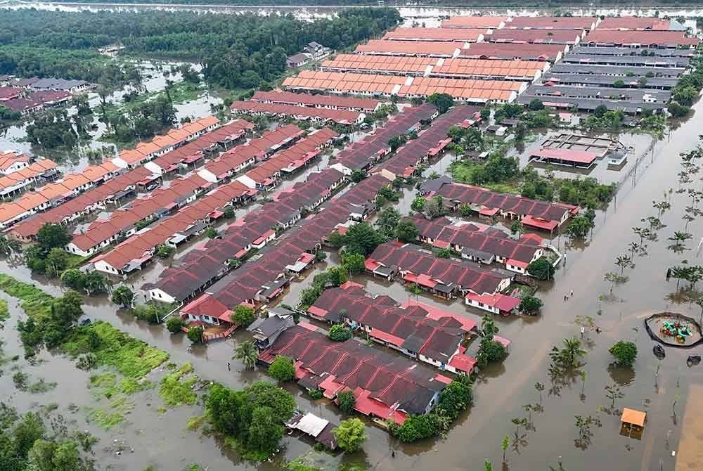Mangsa banjir kilat boleh memohon ganti rugi melalui Jabatan Kebajikan Masyarakat (JKM) dan agensi kerajaan untuk dipertimbangkan. (Gambar hiasan) Foto Bernama