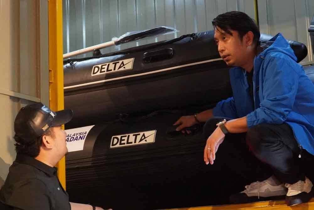 Angkatan Muda Keadilan (AMK) Malaysia menyumbangkan empat buah bot ‘rapid water rescue’.