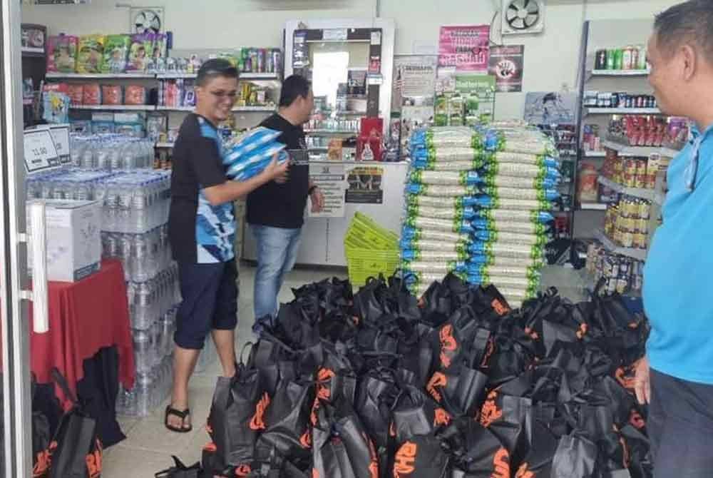 Bantuan segera keperluan asas disalurkan kepada mangsa yang terjejas banjir.