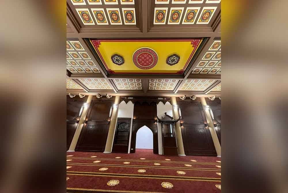 Seni bina masjid terletak di Bandar Botanik itu diilhamkan menerusi reka bentuk salah sebuah masjid di daerah Xi’an, China.