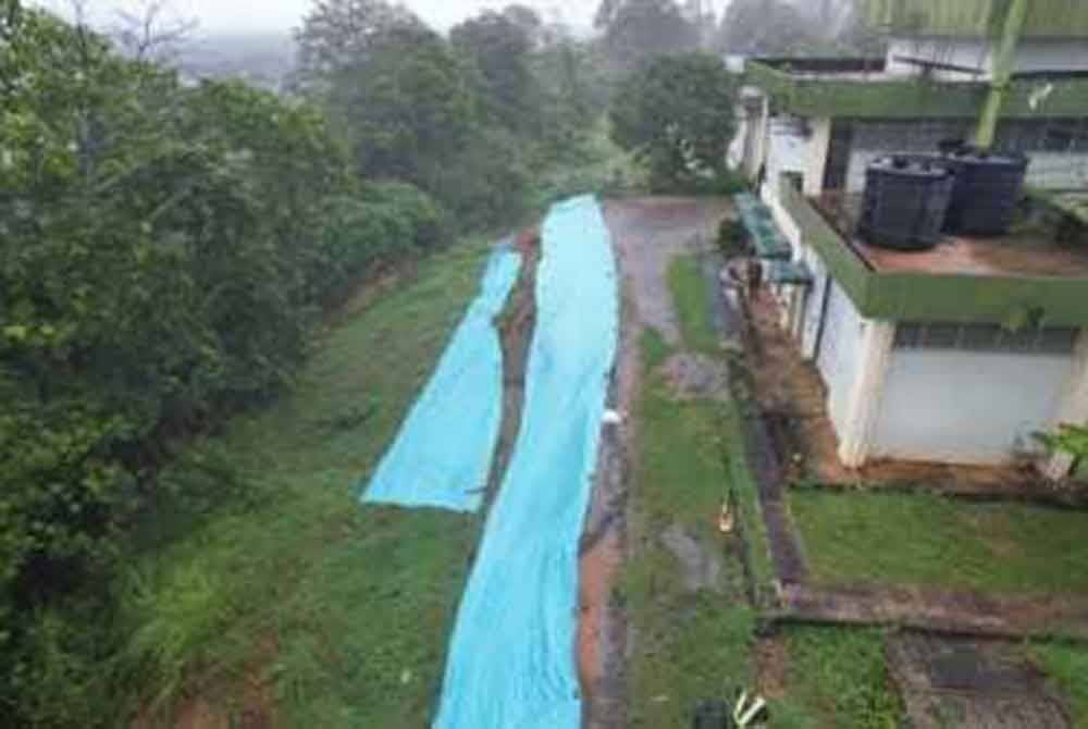 LRA Bukit Remah terpaksa ditutup akibat runtuhan cerun luar biasa sejak 28 November lalu.