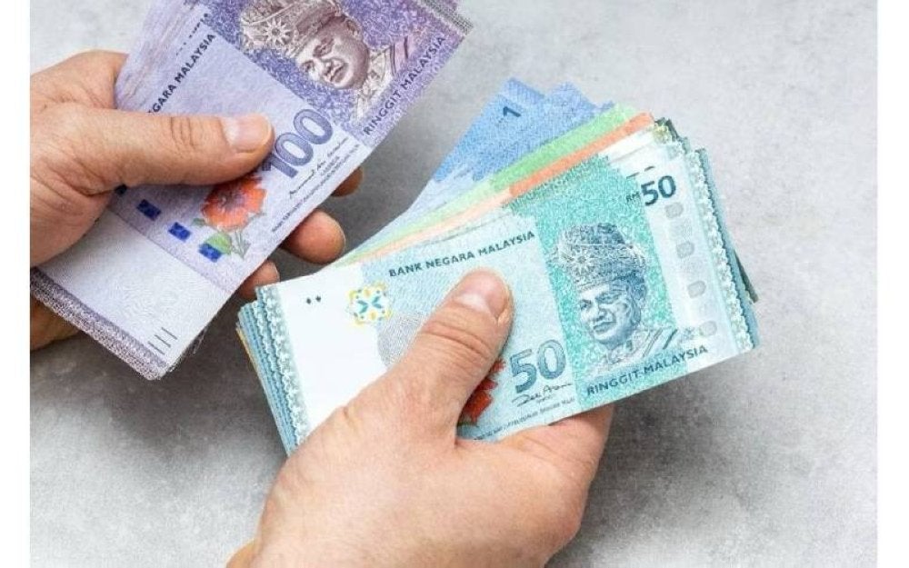 Perkhidmatan yang disampaikan oleh penjawat awam kini menunjukkan perubahan selepas Perdana Menteri menekankan mengenai reformasi tadbir urus.