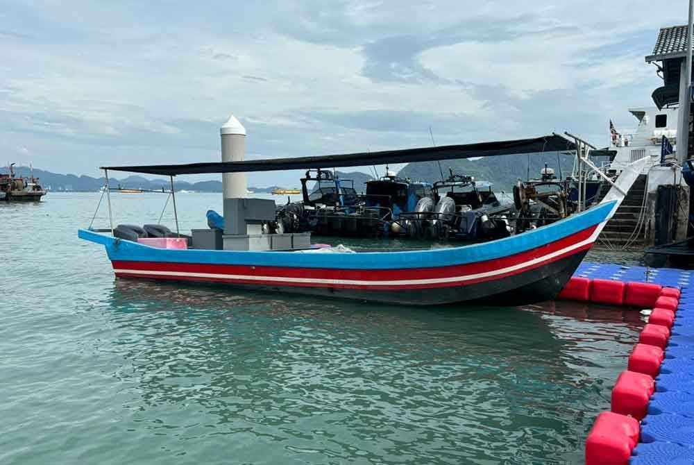 Bot yang digunakan untuk membawa dadah dirampas polis untuk siasatan lanjut.