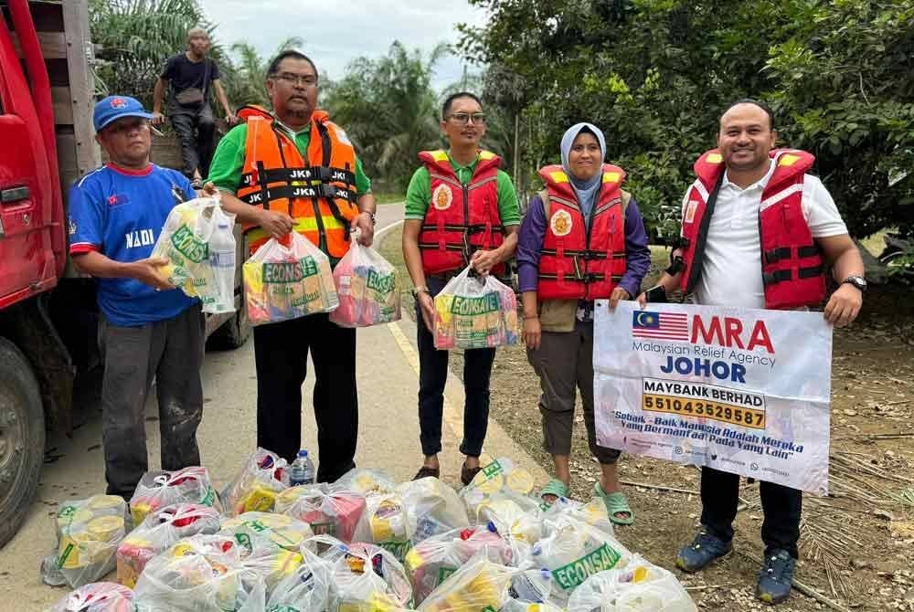 Sebanyak 153 sukarelawan Sahabat MRA turut digerakkan ke lokasi banjir.