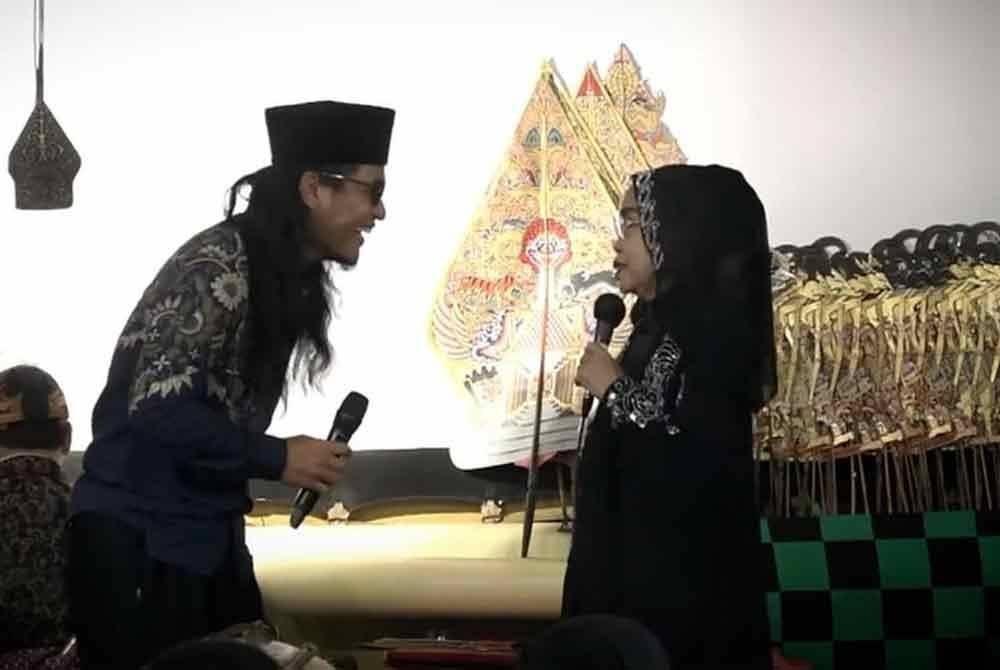 Beliau dengan selamba menyebut fizikal Yati Pesek sebagai 'kejelekan'. Foto Agensi