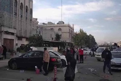 Susulan laporan mengenai kejatuhan pemerintahan Presiden Syria Bashar al-Assad, Kedutaan Iran di Damsyik dilaporkan telah diserbu.