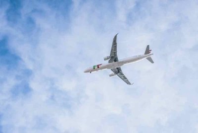 Seorang lelaki cuba melencongkan penerbangan 3401 dari El Bajio, tengah Mexico ke Amerika Syarikat 'melalui penggunaan kekerasan'. Gambar hiasan