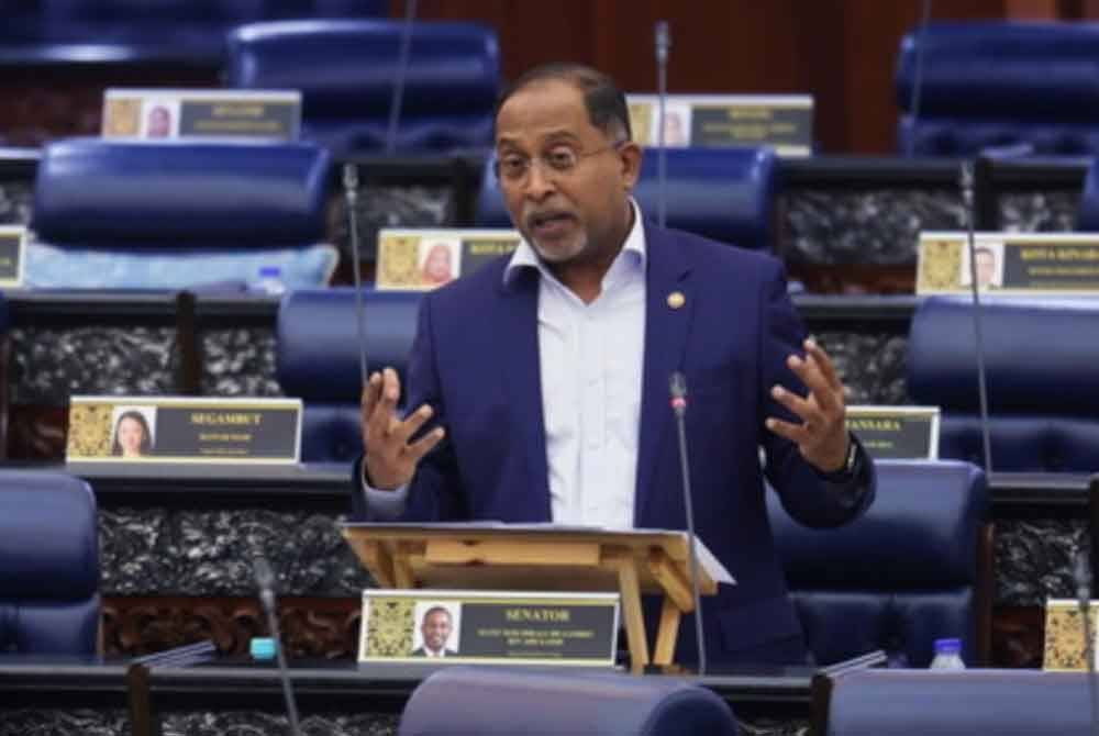 Zambry berkata, kementerian memperkenalkan pelbagai inisiatif bagi menyokong pelajar universiti daripada keluarga kurang berkemampuan. Foto Bernama