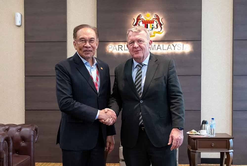 Perdana Menteri, Datuk Seri Anwar Ibrahim pada Rabu menerima kunjungan Menteri Luar Denmark, Lars Løkke Rasmussen di Bangunan Parlimen.