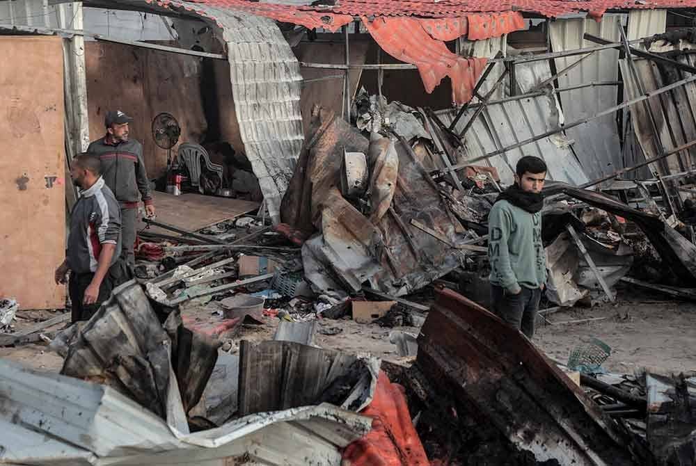 Keadaan di Gaza benar-benar musnah dan gambaran yang ada sangat suram ketika orang awam di enklaf itu terus menderita. Foto Xinhua