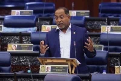 Zambry berkata, kementerian memperkenalkan pelbagai inisiatif bagi menyokong pelajar universiti daripada keluarga kurang berkemampuan. Foto Bernama