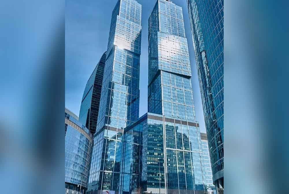 Keluarga Assad dikatakan membeli kira-kira 18 unit pangsapuri mewah kompleks City of Capitals di Moscow.