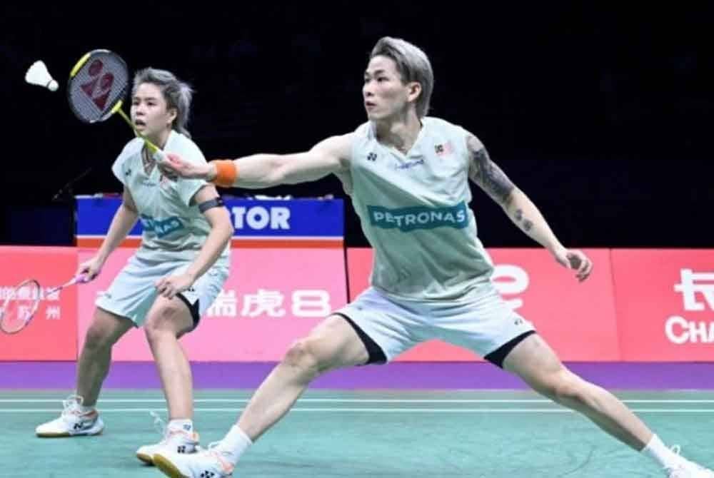 Tang Jie (kanan) dan Ee Wei akan berdepan pasangan Jepun dalam aksi terakhir kumpulan pada Jumaat. Foto Agensi.