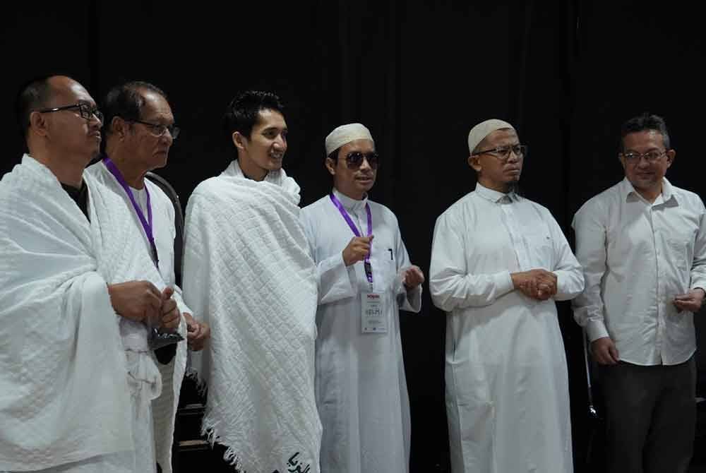 Peserta program Power of Mabrur: Meraih Puncak Kebaikan turut diberi taklimat sebelum melakukan simulasi lempar jumrah