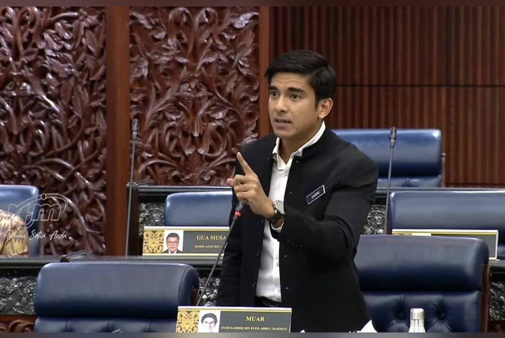 Syed Saddiq ketika membahaskan Laporan RCI mengenai Batu Puteh, Batuan Tengah dan Tubir Selatan di Dewan Rakyat pada Khamis.