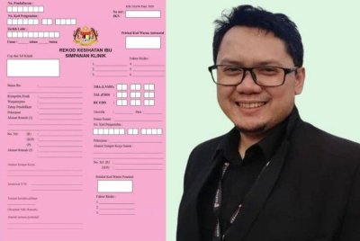 Buku rekod kesihatan ibu atau buku pinks (kiri), Dr Ahmad Firdaus
