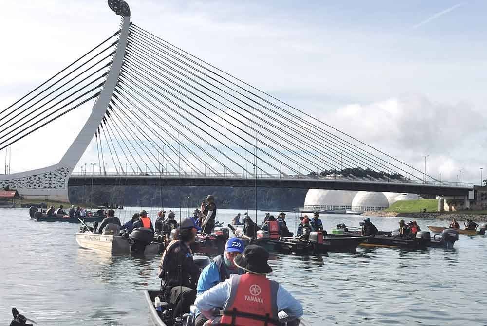 International Monsoon Casting Tournament (IMCT) diadakan di Tasik Kenyir selama empat hari bermula 13 hingga 16 Disember ini.