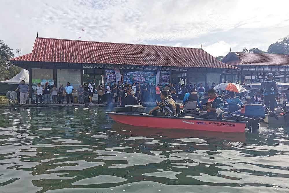 Acara pelepasan peserta International Monsoon Casting Tournament (IMCT) yang diadakan di Tasik Kenyir selama empat hari bermula 13 hingga 16 Disember.