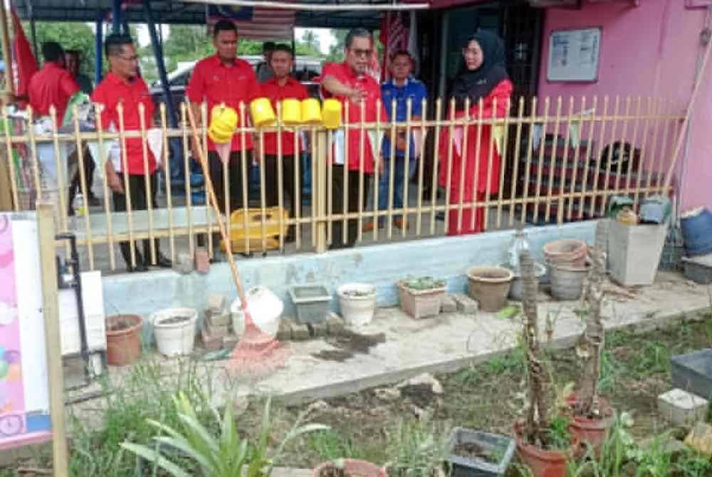 Sebanyak 353 premis Kemas rosak akibat banjir yang melanda lapan negeri sejak November lalu yang membabitkan kerugian hampir RM6 juta. Foto Bernama