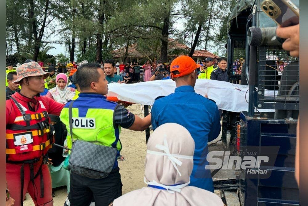 Mayat mangsa dihantar ke Hospital Pakar USM di Kubang Kerian, Kota Bharu. - FOTO SINAR HARIAN/ADILA SHARINNI WAHID.