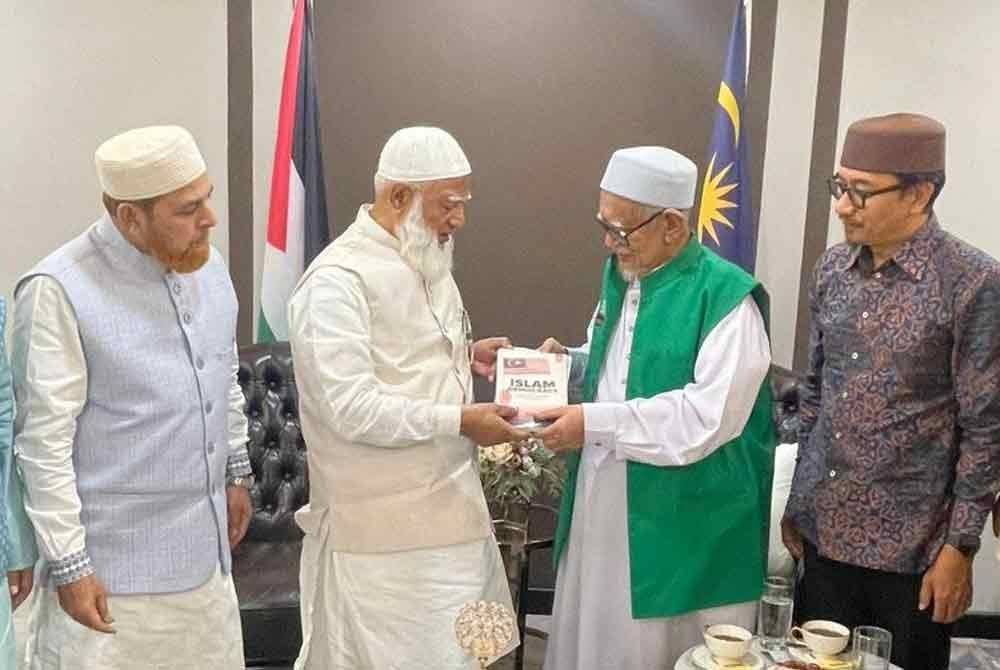 Diharapkan perjumpaan berkenaan membawa harapan besar kepada kedua-dua pihak. Foto: Facebook Muhammad Khalil