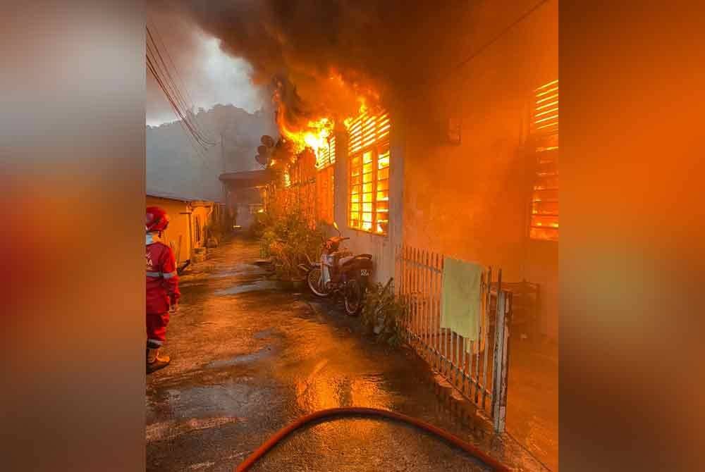 Tiada kemalangan jiwa dilaporkan dalam kejadian pada petang Isnin itu.