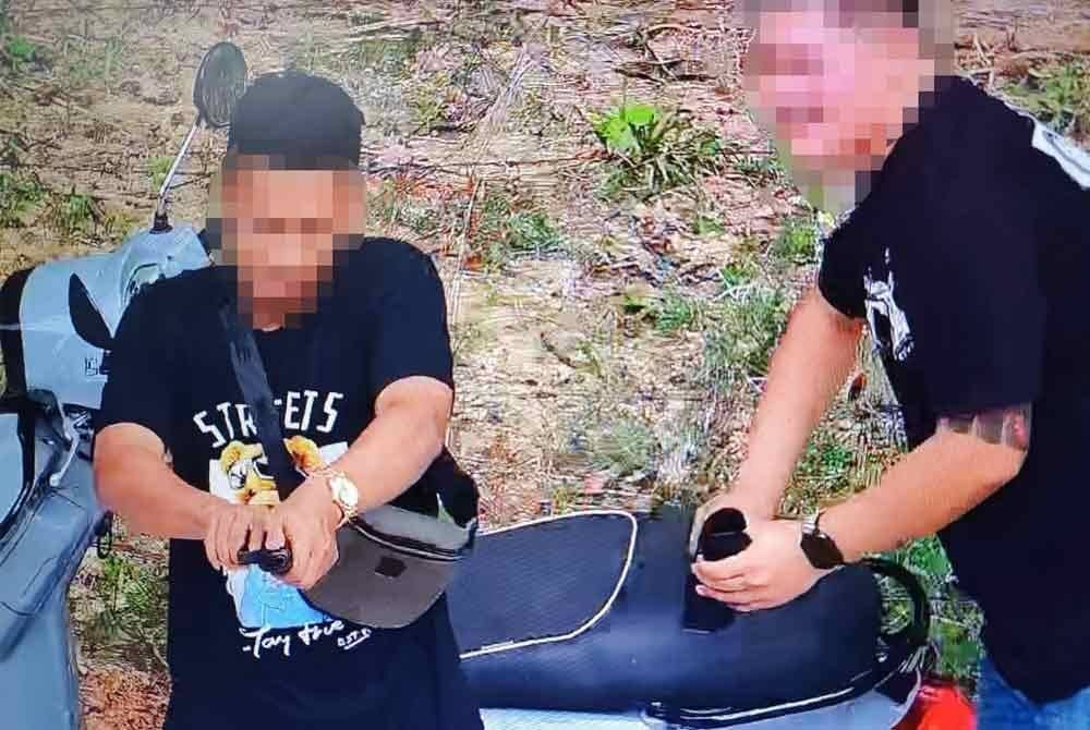 Tangkap layar video rakaman CCTV di sempadan negara di Padang Besar, Perlis mengenai kejadian tembakan oleh dua individu, Khamis lalu.