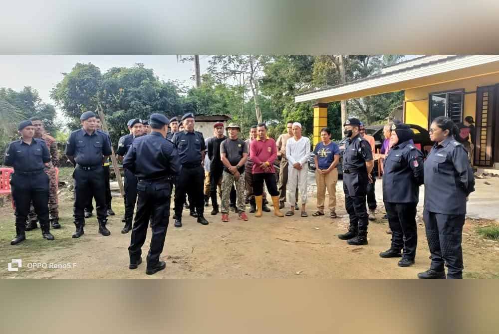 Operasi SAR melibatkan anggota PDRM, bomba dan penduduk kampung.