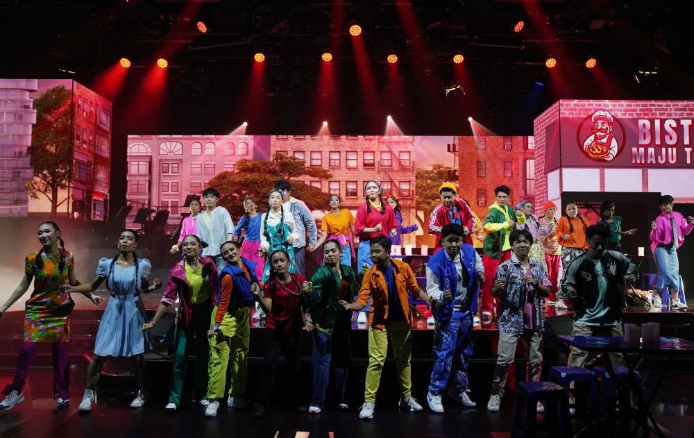 Pementasan teater muzikal menunjukkan kemahiran anak-anak PERMATA SENI.