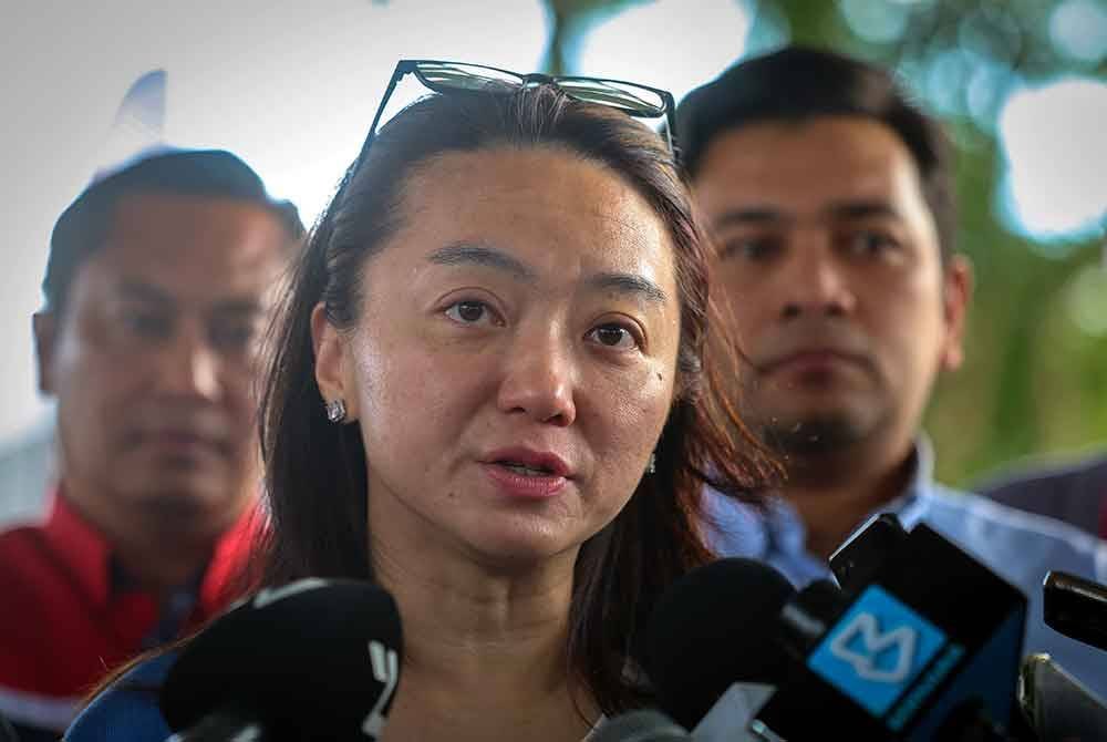 Hannah Yeoh ketika ditemui media pada majlis Penyerahan tapak projek naik taraf kemudahan sukan Wilayah Persekutuan Gelanggang Bola Keranjang Taman Jinjang Baru hari ini. - Foto: Bernama