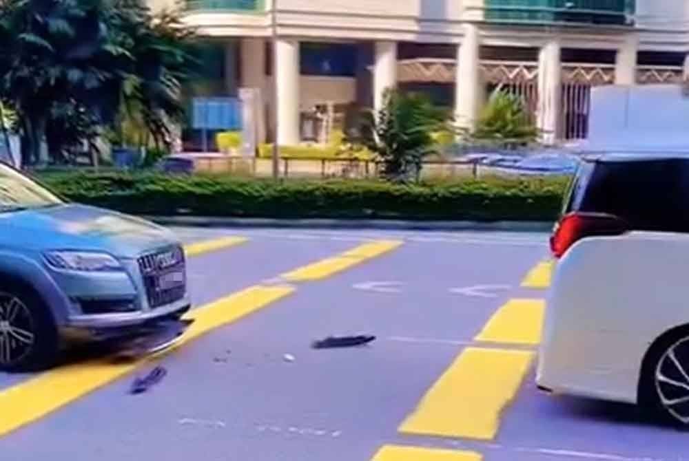 Keadaan Audi dan Velfire sebaik pelanggaran berlaku.