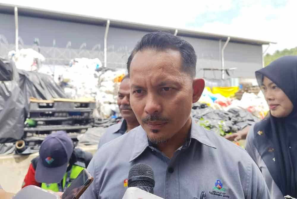 Adi Faizal mengetuai operasi pemeriksaan pematuhan syarat lesen dijalankan pada Rabu.